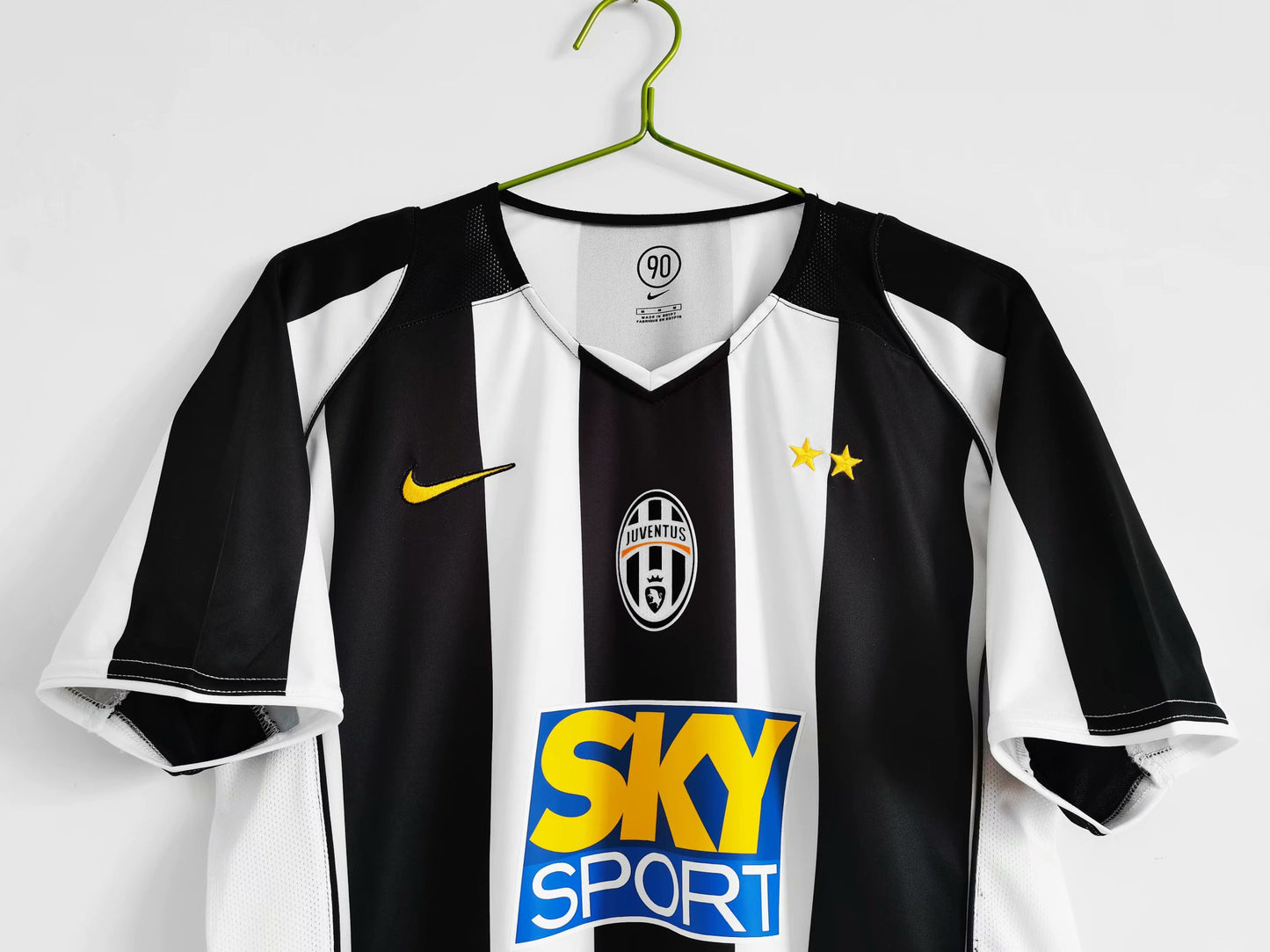 Juventus 04/05 Home kit